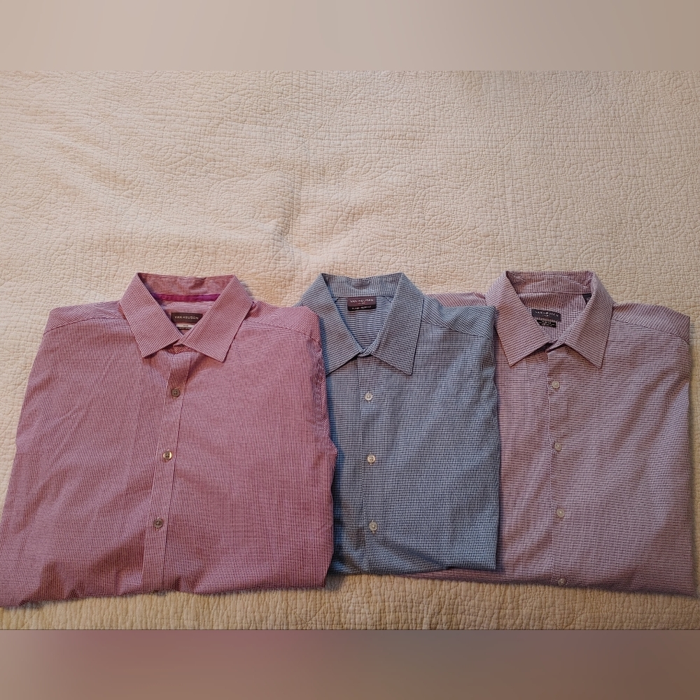 3 Men's long sleeve button down Van Heusen casual/dress shirts